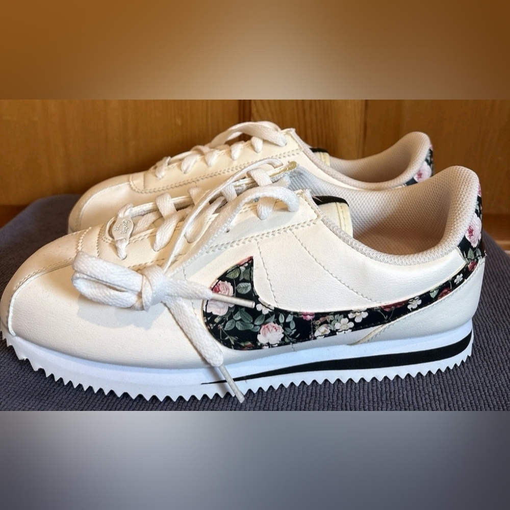 Nike Cortez Floral Sneakers - Picture 6 of 9